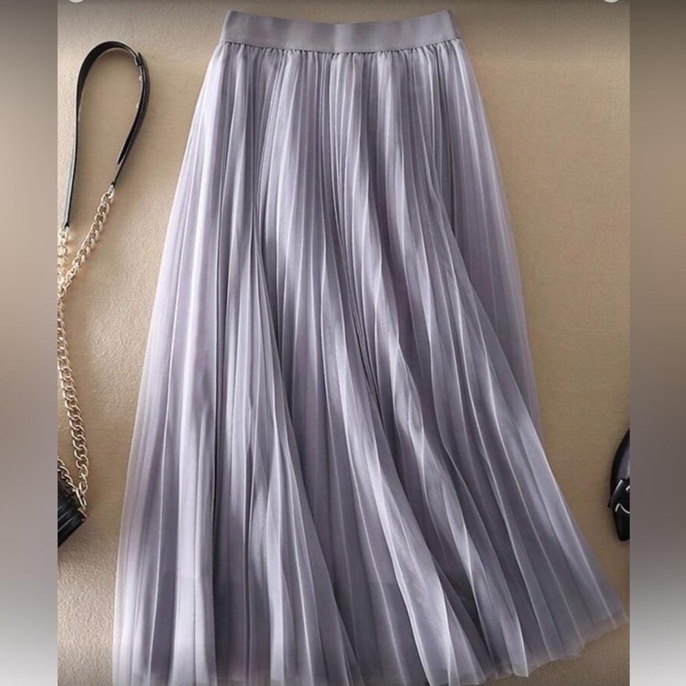 Elegant Dusty Purple Pleated Skirt